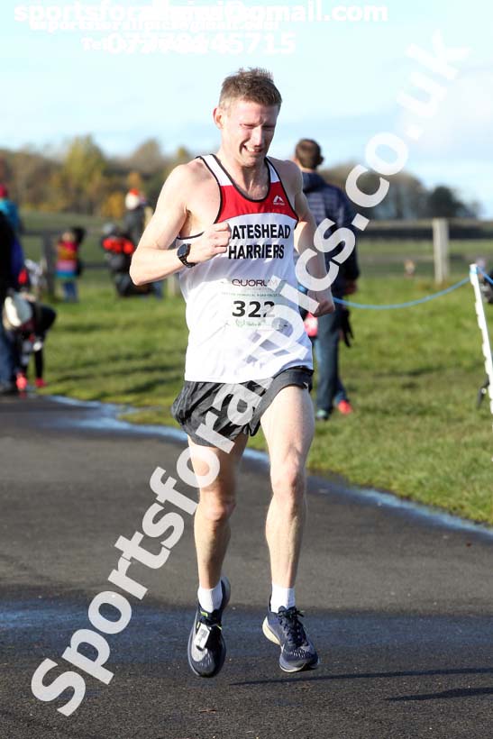 Senior men and women, Heaton Memorial 10k Road Race, Town Moor, Newcastle.  Photo: David T. Hewitson/Sports for All Pics